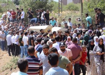 Mardin’deki kazada ölü sayısı 20’ye yükseldi: Cenazeler gözyaşlarıyla toprağa verildi