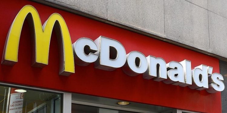 McDonald's, Ukrayna'daki restoranlarını yeniden açmaya başlayacak
