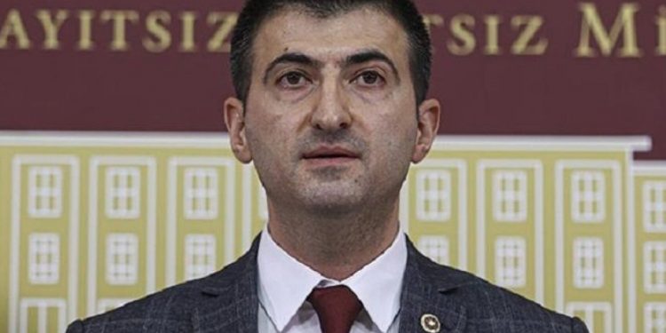 Mehmet Ali Çelebi, kapı kapı dolaşmış; önce MHP sonra İyi Parti en son AKP!