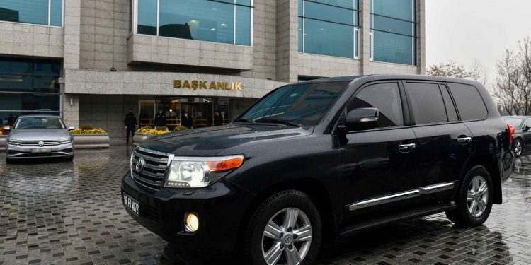 Melih Gökçek’ten 50 ay sonra alınabilen zırhlı cip rekor paraya satıldı