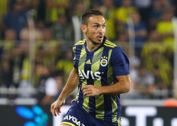 Mevlüt Erdinç futbolu bıraktığını duyurdu