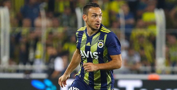 Mevlüt Erdinç futbolu bıraktığını duyurdu