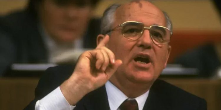 Mihail Gorbaçov kimdir, Sovyetler Birliği'nin dağılmasında nasıl bir rol oynadı?