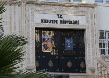 Müftülük yıktığı evi yapmadı: Eylem yapan yurttaş tehdit edildi