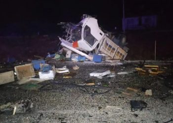 Muğla’da arı yüklü kamyonla otomobil çarpıştı: 5 ölü, 3 yaralı