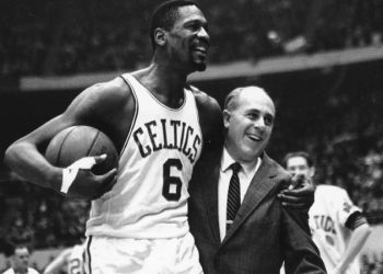NBA, Bill Russell'ın giydiği 6 numarayı lig genelinde emekli etti