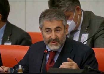 Nureddin Nebati: Motorin 22 liraya indi ama manşetlerde yok!