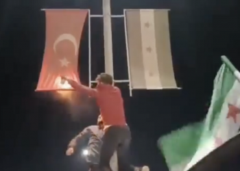 ÖSO’dan Türkiye’ye ‘rejimle barıştıracağız’ tepkisi: Türk bayrağı yakıldı, TSK araçları taşlandı