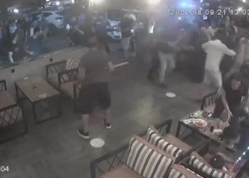 Oğlu kafeye alınmayan polisten mekana baskın: Devlete kafa mı tutuyorsunuz