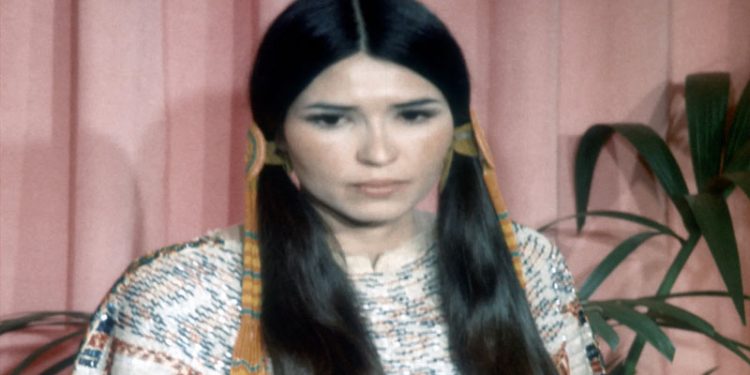 Oscar Akademisi, 50 yıl sonra bir Apaçi'den özür diledi