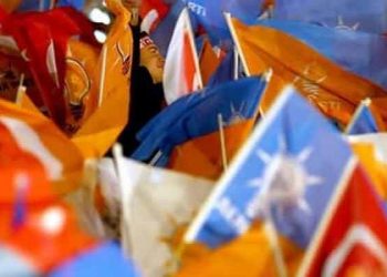 Oy kaybının durduğunu düşünen AKP yönetiminden ’emekli maaşı ve EYT’ planı
