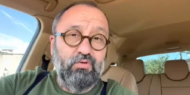 Oyuncu Erdem Baş 7 bin 500 dolara Porsche cip aldı: ‘Bu arabayı Türkiye’de alma şansım yok’