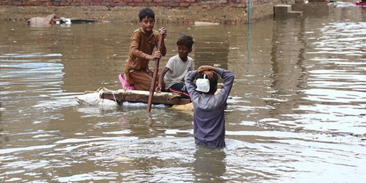 Pakistan'da muson yağmurları nedeniyle ulusal acil durum ilan edildi