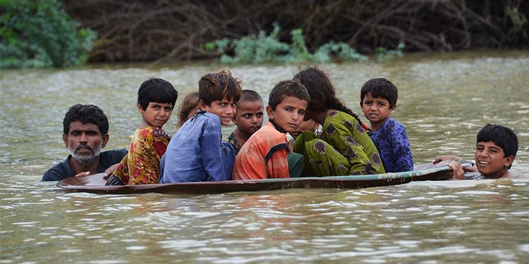 Pakistan’da sel felaketi sürüyor: Bine yakın kişi hayatını kaybetti