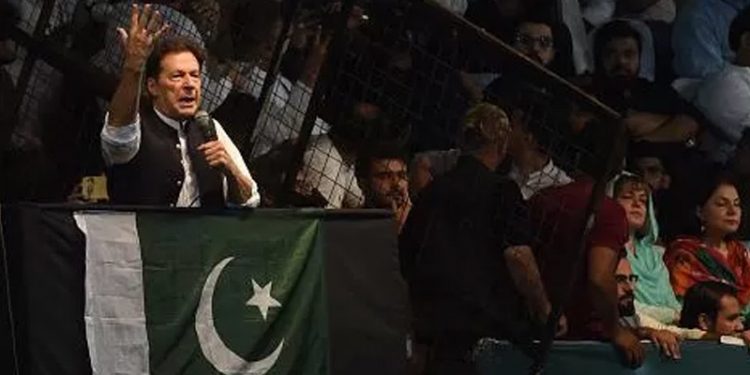 Pakistan'ın eski başbakanı İmran Han hakkında soruşturma başlatıldı