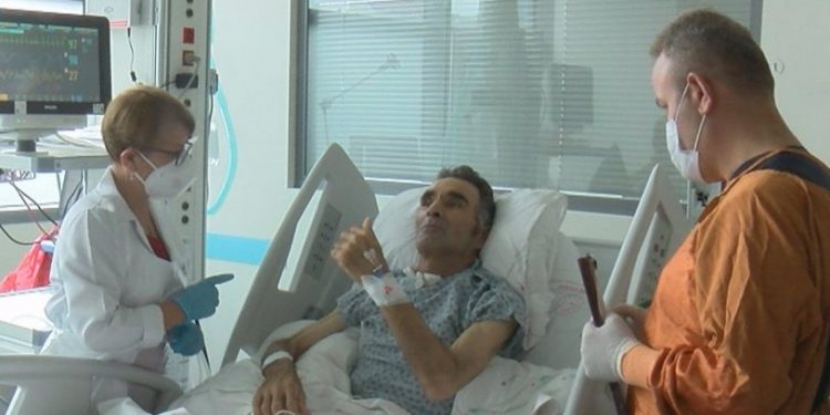 Paslı bıçakla elini kesen inşaat işçisi tetanosa yakalandı, ölümden döndü: 'Yaşaması mucize'