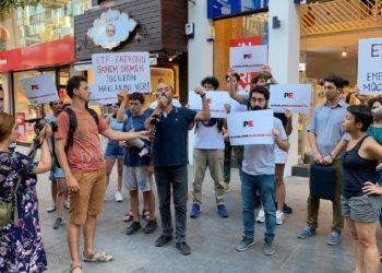 Patron polis eşliğinde ürünleri kaçırmıştı: ETF Tekstil işçileri için Patronların Ensesindeyiz Ağı'ndan eylem
