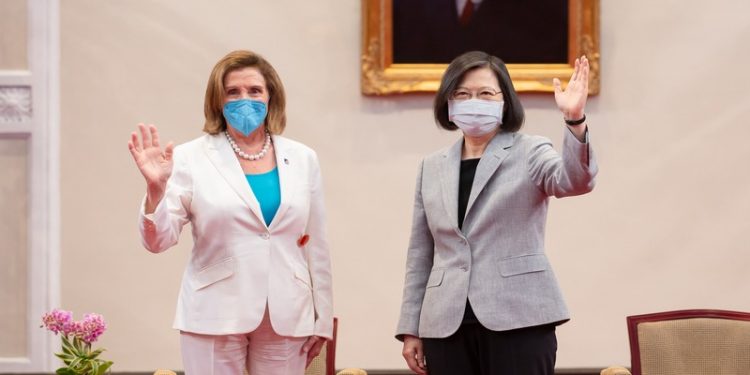 Pekin'den, Pelosi'nin Tayvan ziyaretine tepki: Bilinçli bir siyasi provokasyon