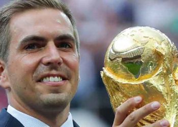 Philipp Lahm: Katar'a gideceğime turnuvayı evden takip ederim