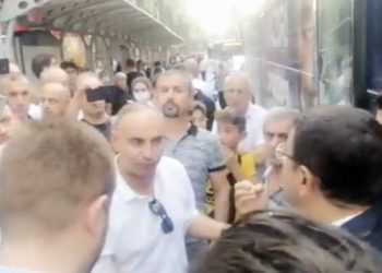 Polis Babacan'ın konuşmasını engellemek istedi