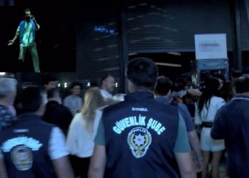 Polisten Kenan Doğulu konserine baskın
