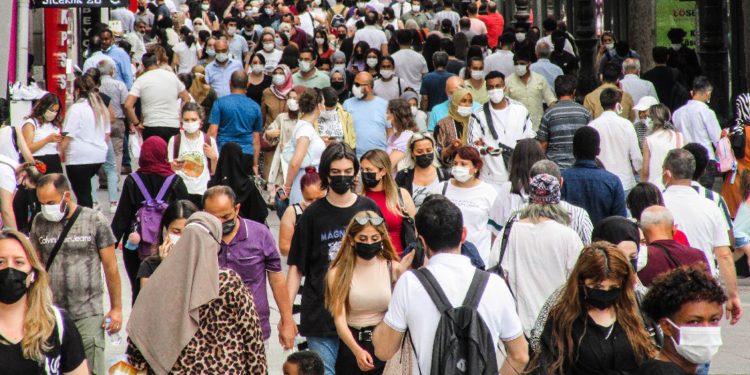 Prof. Dr. Ceyhan: Gerçek vaka sayısı bakanlığın açıkladığının 30-40 katı; her gün yüz binlerce yeni hasta var