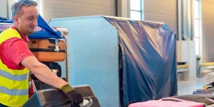 Qantas Havayolu, şirket yöneticilerinden bagaj görevlisi olarak çalışmalarını istedi