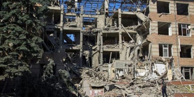 Rus ordusundan Harkov’a roketli saldırı: 7 ölü 17 yaralı