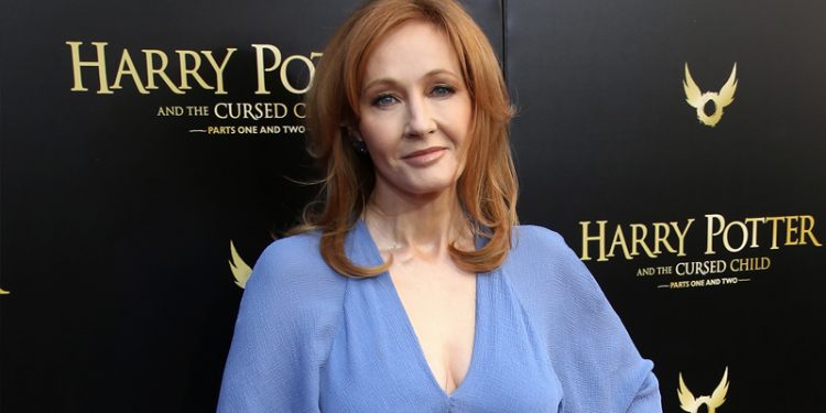 Rüşdi'ye destek mesajı paylaşan Harry Potter'ın yazarı JK Rowling'e tehdit : "Sıradaki sensin"