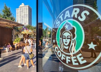 Rusya’da Starbucks ‘Stars Coffee’ ismiyle yeniden açıldı