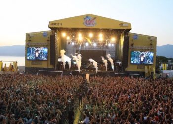 Sanatçılardan festival yasaklarına tepki: Şaşırmayı bırakıp örgütlenelim