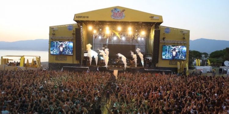 Sanatçılardan festival yasaklarına tepki: Şaşırmayı bırakıp örgütlenelim