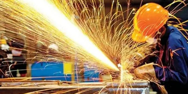 Sanayiciden tavanı aşan elektrik fiyatı isteniyor