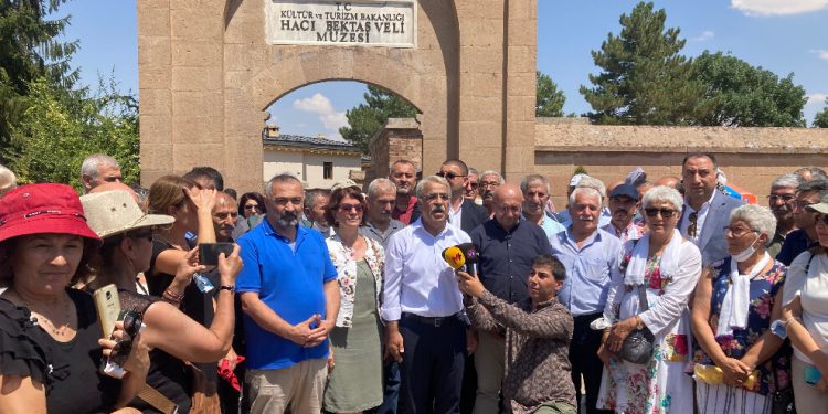 Sancar: Göz boyamakla olmaz, Aleviler sadaka değil haklarını istiyor