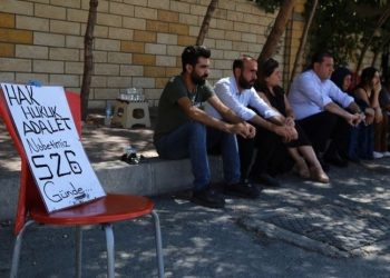 Şenyaşar ailesiyle Adalet Nöbeti tutan Urfa Barosu: Adalet dilenmiyoruz, sadece görevinizi yapın