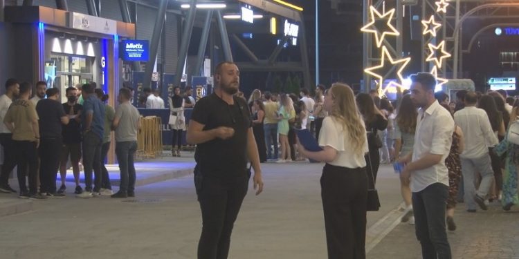 Sertap Erener'in konser organizatörüne baskın!