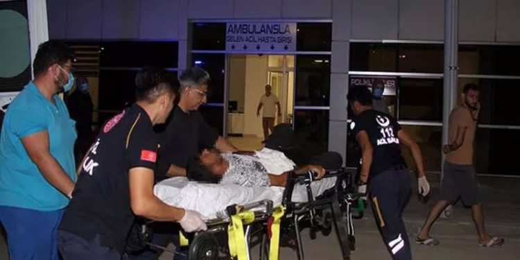 Sokak düğününde kavga çıktı, polis müdahale etti: 2'si ağır 11 yaralı, 10 gözaltı