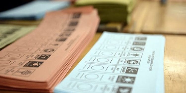 Son seçim anketi: AKP yüzde 35.5, CHP yüzde 25.7