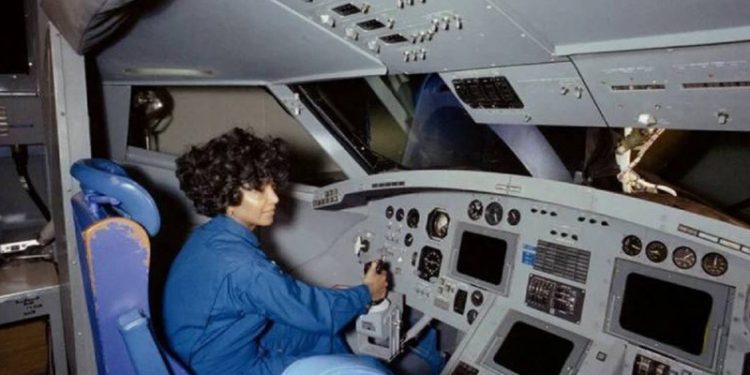 'Star Trek' oyuncusu Nichelle Nichols'ün külleri, uzaya gönderilecek