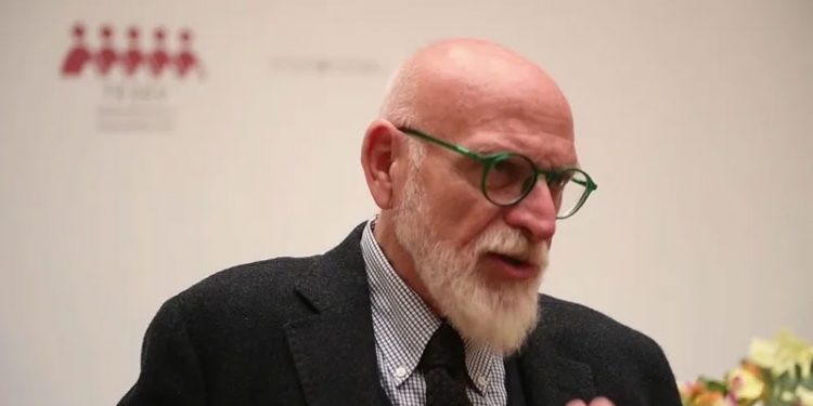 TESEV Yönetim Kurulu Başkanı Aydın Uğur hayatını kaybetti