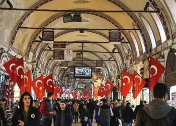 TL’deki değer kaybı, 1,2 milyon turisti alışverişe çekti: İlk sırada Suudiler var