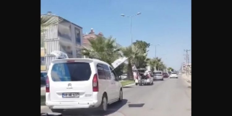 Taliban bayraklı araç konvoyu hakkında inceleme başlatıldı