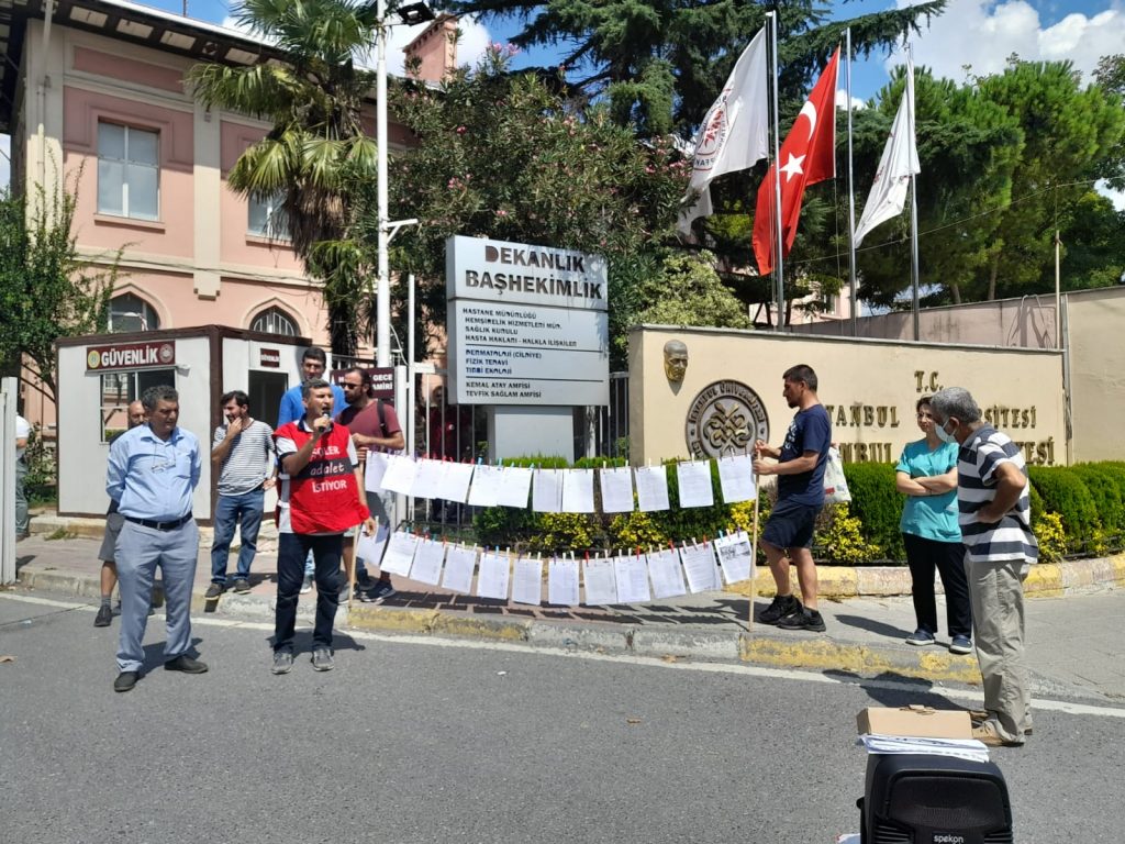 Taşeron işçi Cemal Bilgin Çapa önünde eylem yaptı: ‘İşimizi geri alacağız’