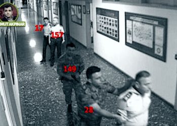 Tecavüzcü haklı, zira mağdur dekolteliydi!