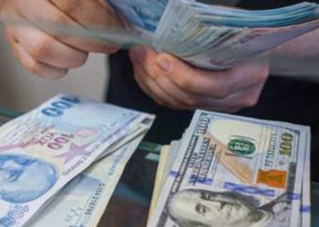 Ticari kredilere getirilen yeni düzenlemenin ardından dolar/TL kuru haftaya yükselişle başladı
