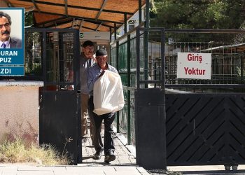 Torbadaki kemiklerin gösterdiğidir