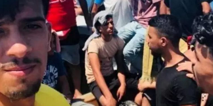 Tunus'ta 1. lig ekibinde oynayan kaleci göçmen teknesiyle İtalya'ya kaçtı