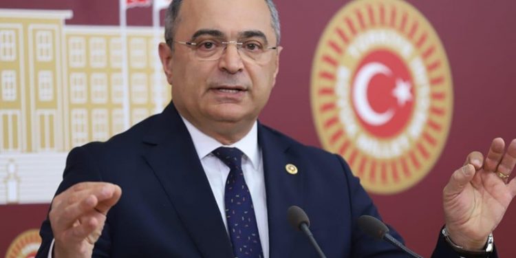 Turan Aydoğan: Sanatçısından gazetecisine, herkese sosyal medya üzerinden tehditler savruluyor