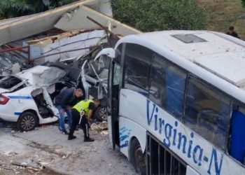 T&uuml;rk plakalı otob&uuml;s 'dur' ihtarına uymadı: İki Bulgar polisi &ouml;ld&uuml;