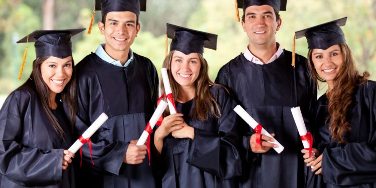 Türkiye, üniversite mezunlarını istihdam edemiyor, Avrupa’da durum nasıl?